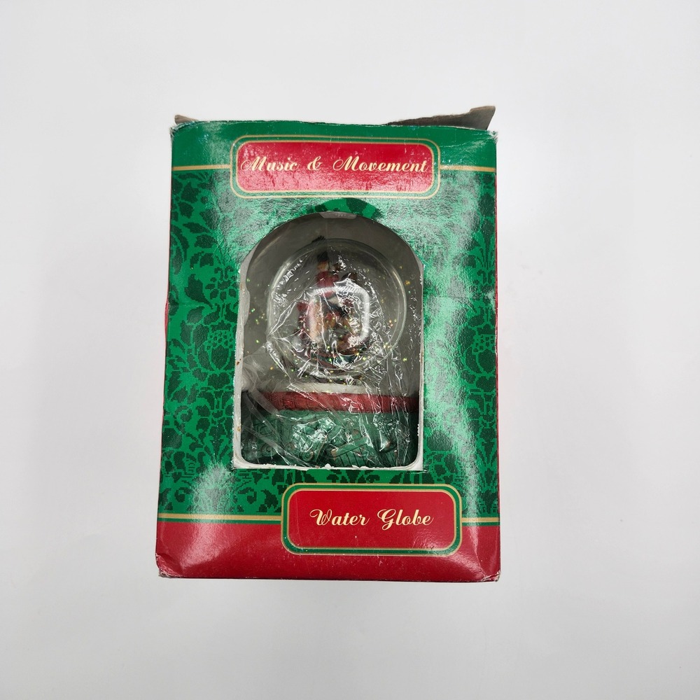 Christmas Classic Musical Motion Snow‎ Globe Santa Sleigh Reindeer Water Globe